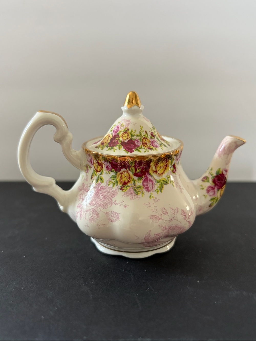 Royal Albert Old Country Roses Peach Damask Miniature Teapot Fine Bone China